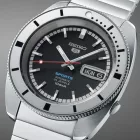 Seiko 5 Sports Heritage Design Re-Creation “Pepper black” Limited Edition muški sat komplet SRPL05K1